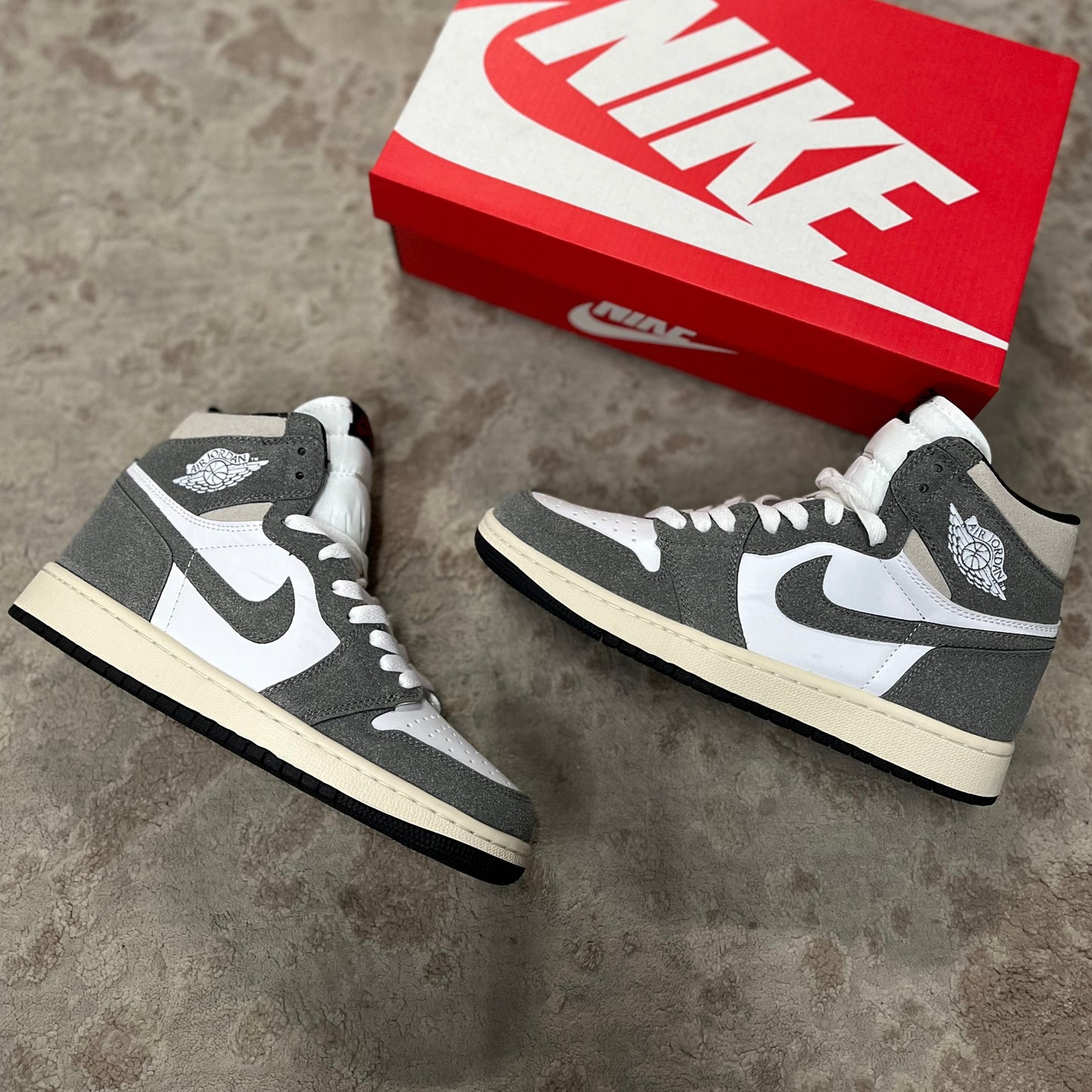 Nike Jordan Retro 1 Gris | Hombre y Dama