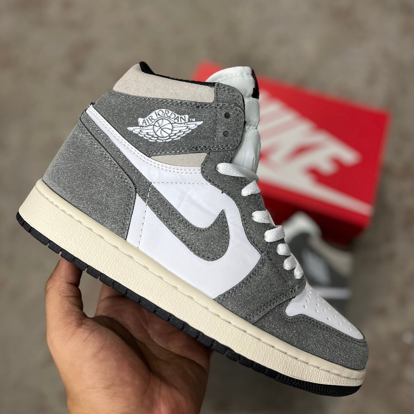 Nike Jordan Retro 1 Gris | Hombre y Dama