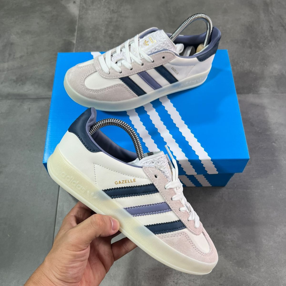 Adidas Gazelle Blanco y Azul | Dama