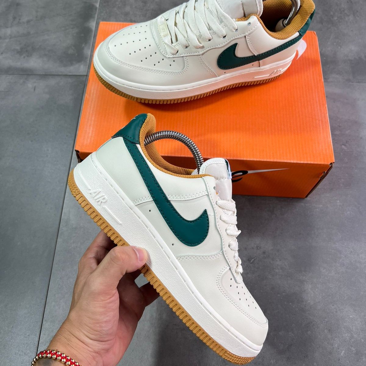 Nike Air Force One Blanco y Verde | Hombre